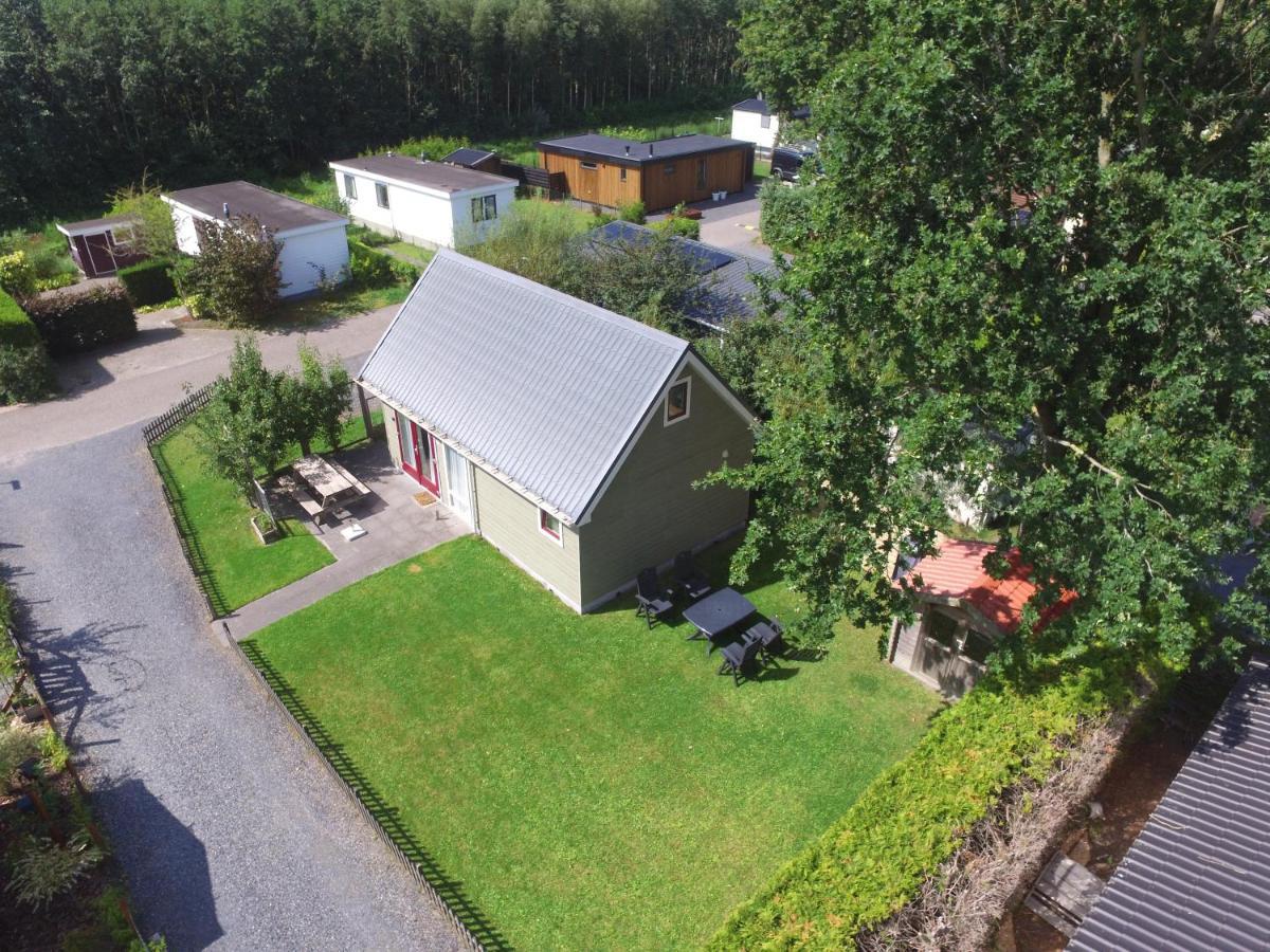 4-Persoons Vakantiehuisje Simmerwille Tzummarum Esterno foto
