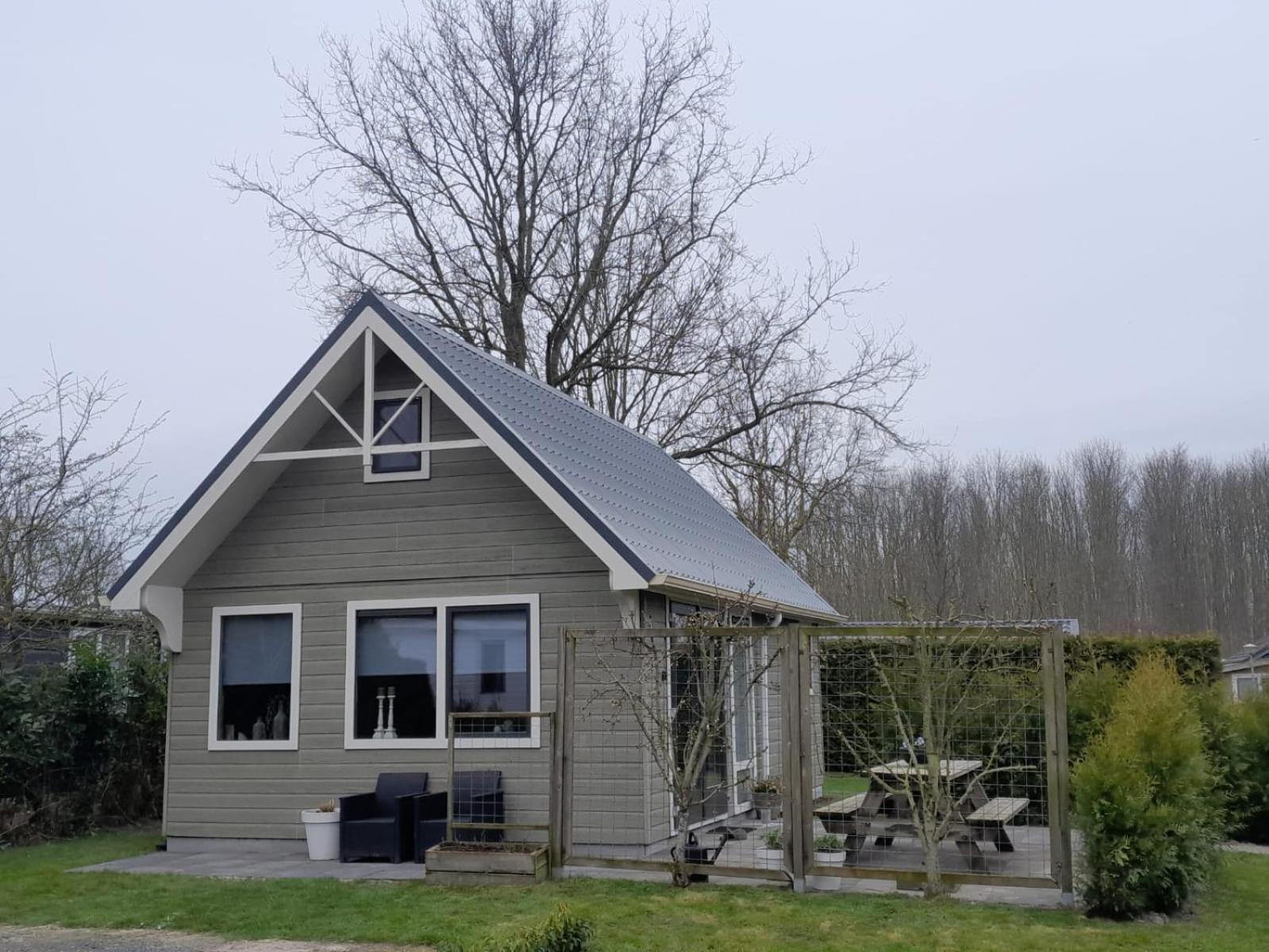 4-Persoons Vakantiehuisje Simmerwille Tzummarum Esterno foto