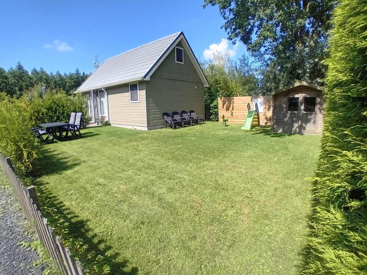 4-Persoons Vakantiehuisje Simmerwille Tzummarum Esterno foto